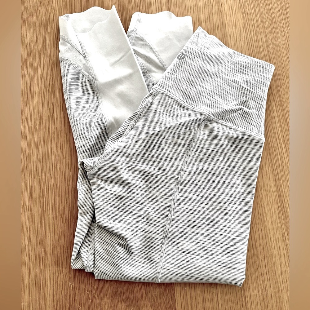 Lululemon Wunder Under Legging, scalloped, Size 6. Nimbus Space Grey. High Rise.